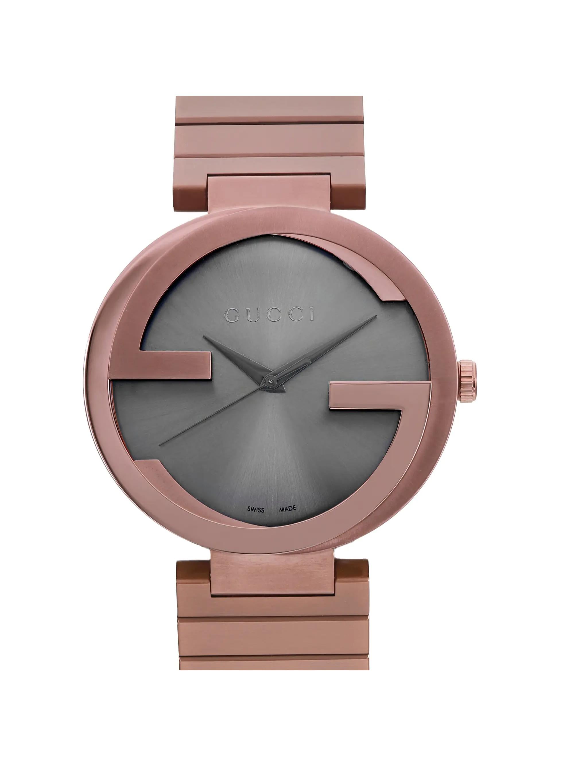 GUCCI 置時計 ブラック/シルバー　201 SWISS MADE クォーツ New Gucci Interlocking XL PVD 42mm Steel Brown Dial Men Quartz