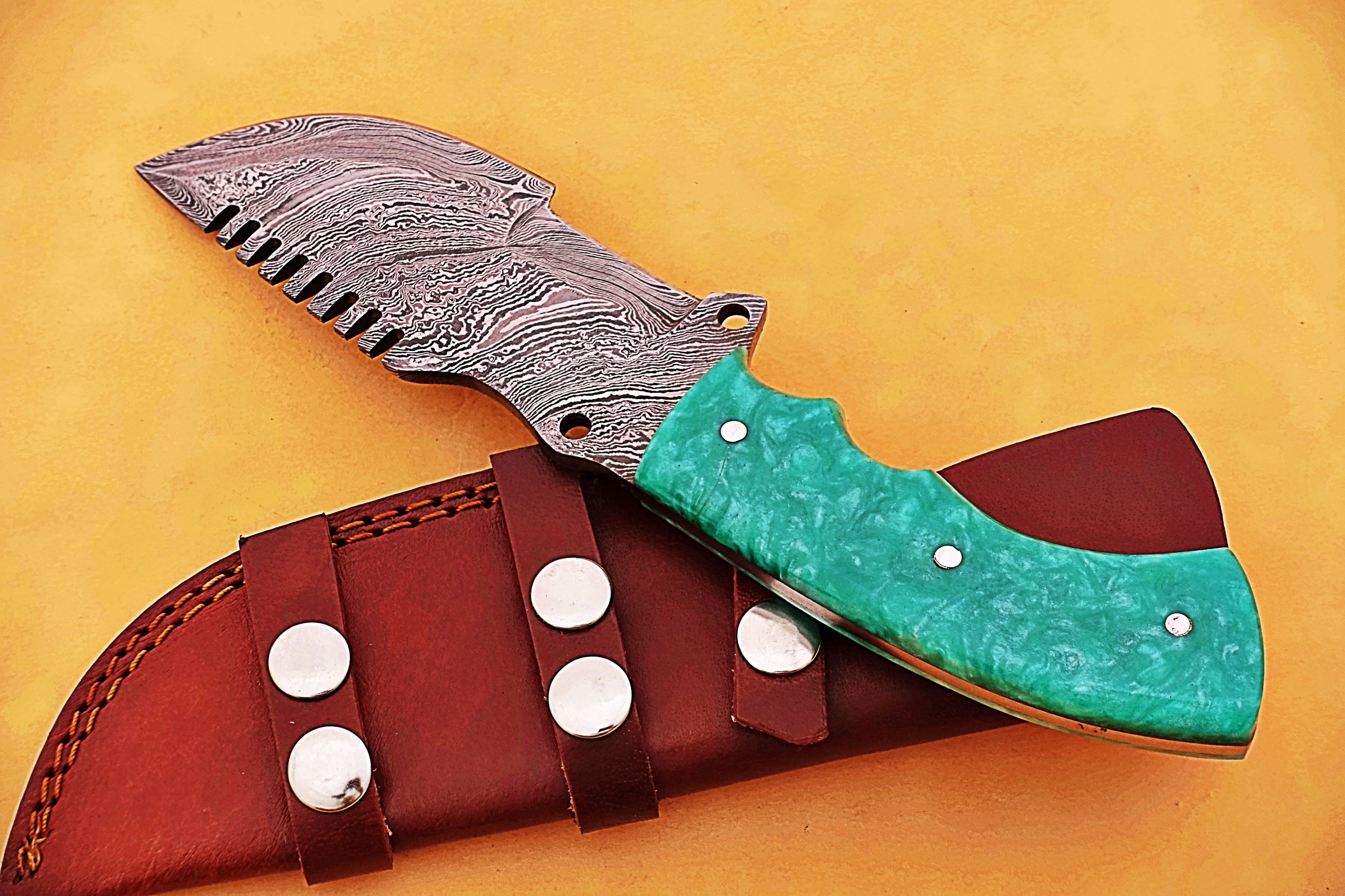 Smart & Sharp Custom Handmade Damascus Steel Hunting Knife/Tracker Knife SS-17352