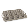 thumbnail image 4 of Nordic Ware Treat - Molde Antiadherente para Magdalenas de 12 cavidades, Color Plateado, 4 of 4