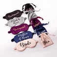 thumbnail image 3 of Máscara de Ojos de satén sedoso personalizada, monograma personalizado, recuerdo de boda, Ideas de regalo para dama de honor, juego de viaje para despedida de soltera, novia, 3 of 4