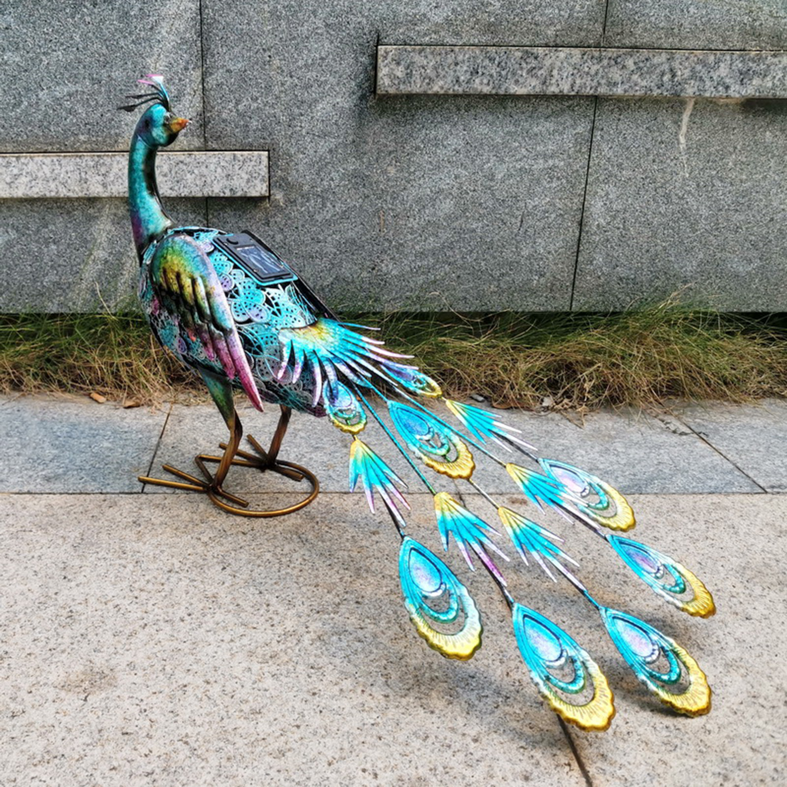 Hapeisy Peacock Garden Statues and Figurines with Solar Lights, Metal Peacock Decor Garden Decorations, Indoor and Outdoor Sculpture for Patio, Yard