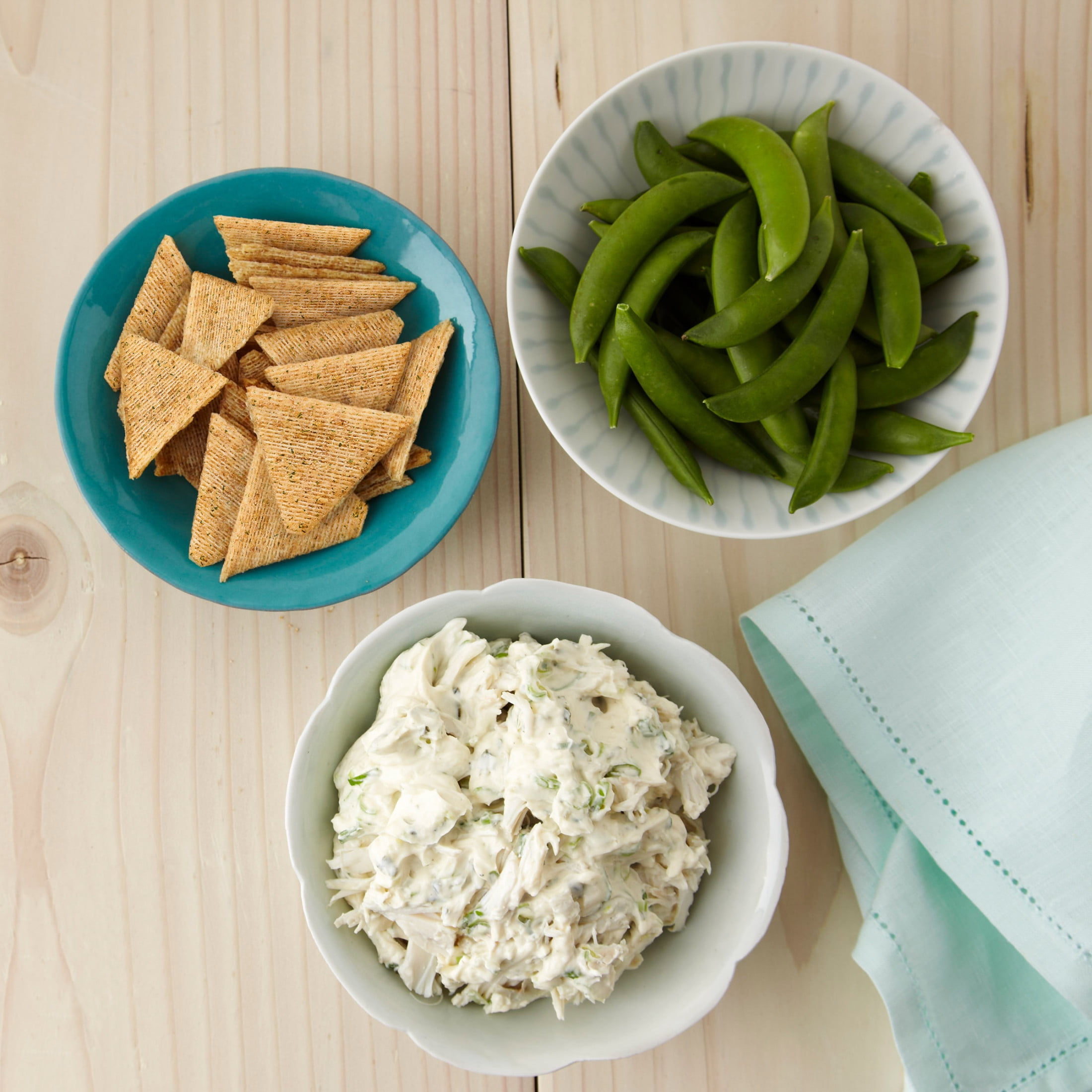 Triscuit Thin Crisps Sour Cream & Onion Whole Grain Wheat Crackers, Lunch Snacks, 7.1 oz