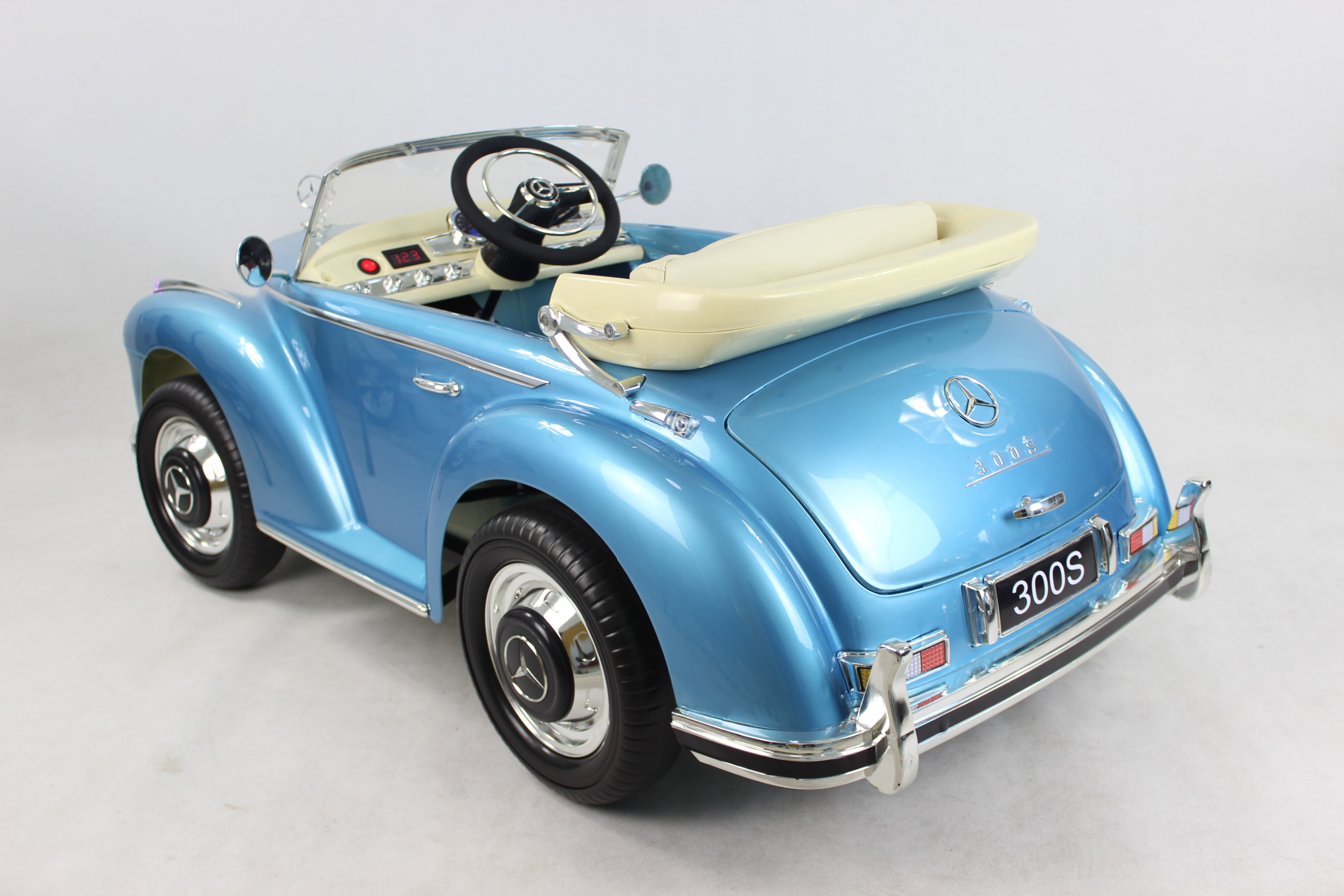 mercedes 300s electric car