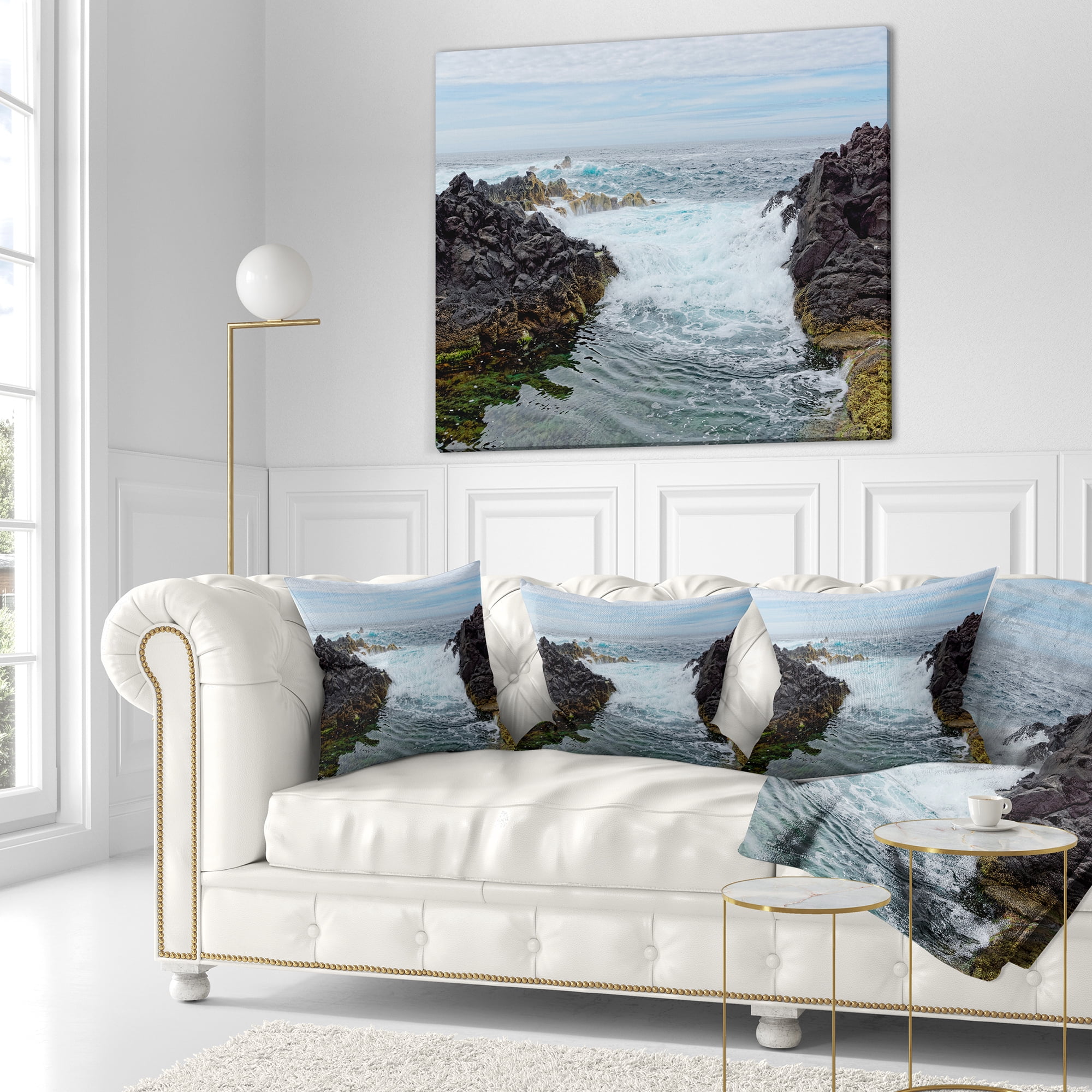 Designart Splashing Waters to Mossy Rock - Seashore Throw Pillow - 16x16