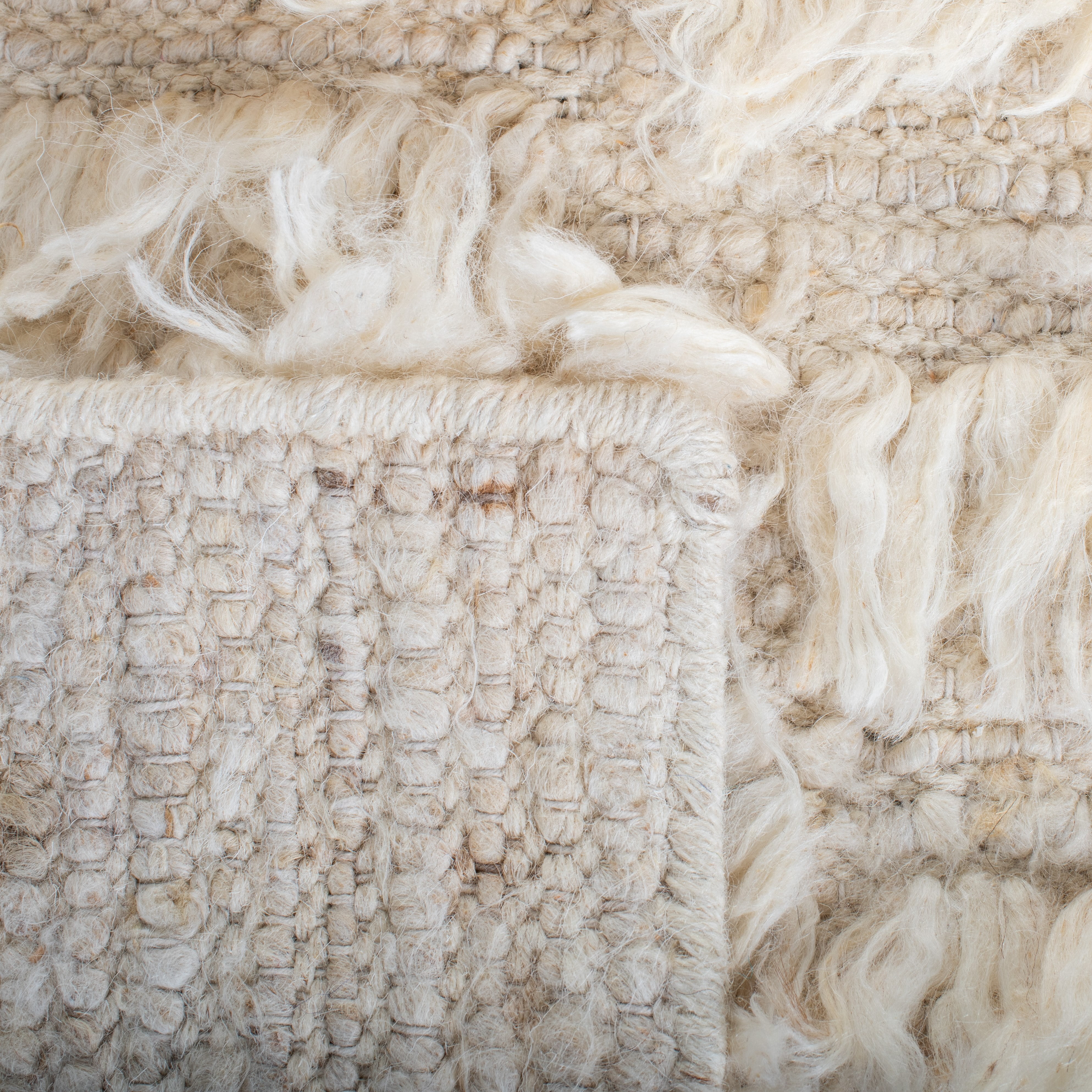 SAFAVIEH Natura Qiana Distressed Runner Rug, Ivory, 2'3" x 8'