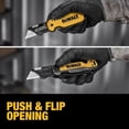 thumbnail image 3 of Juego de cuchillos multiusos plegables DEWALT Push And Flip, 3 of 8