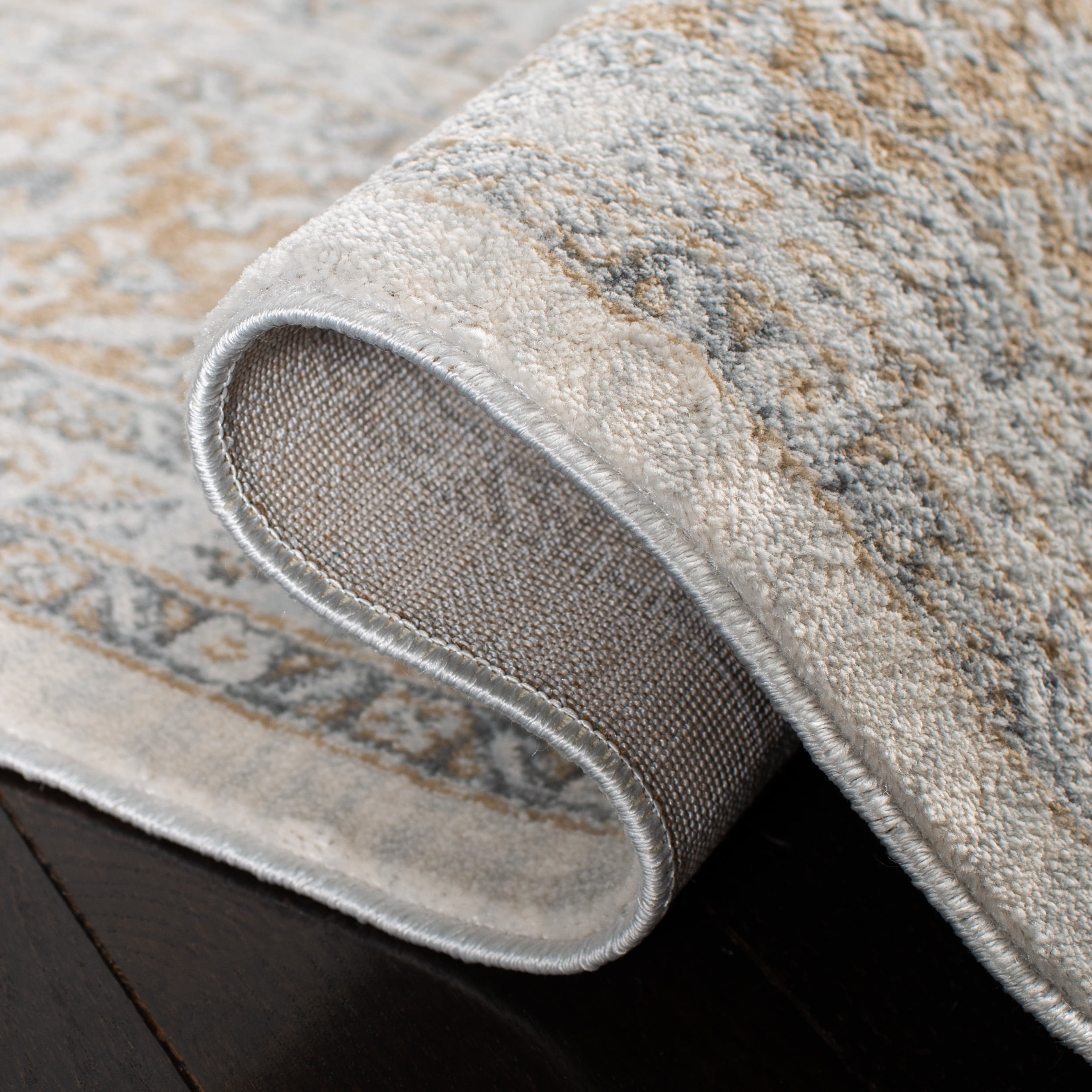 SAFAVIEH Isabella Jack Oriental Area Rug, Cream/Beige, 5'3" x 7'6"