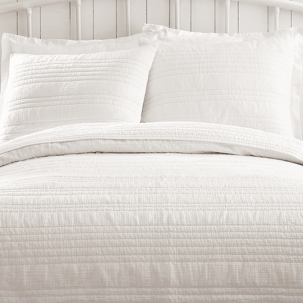 1977 Dry Goods White Atmosphere Cotton King Quilt