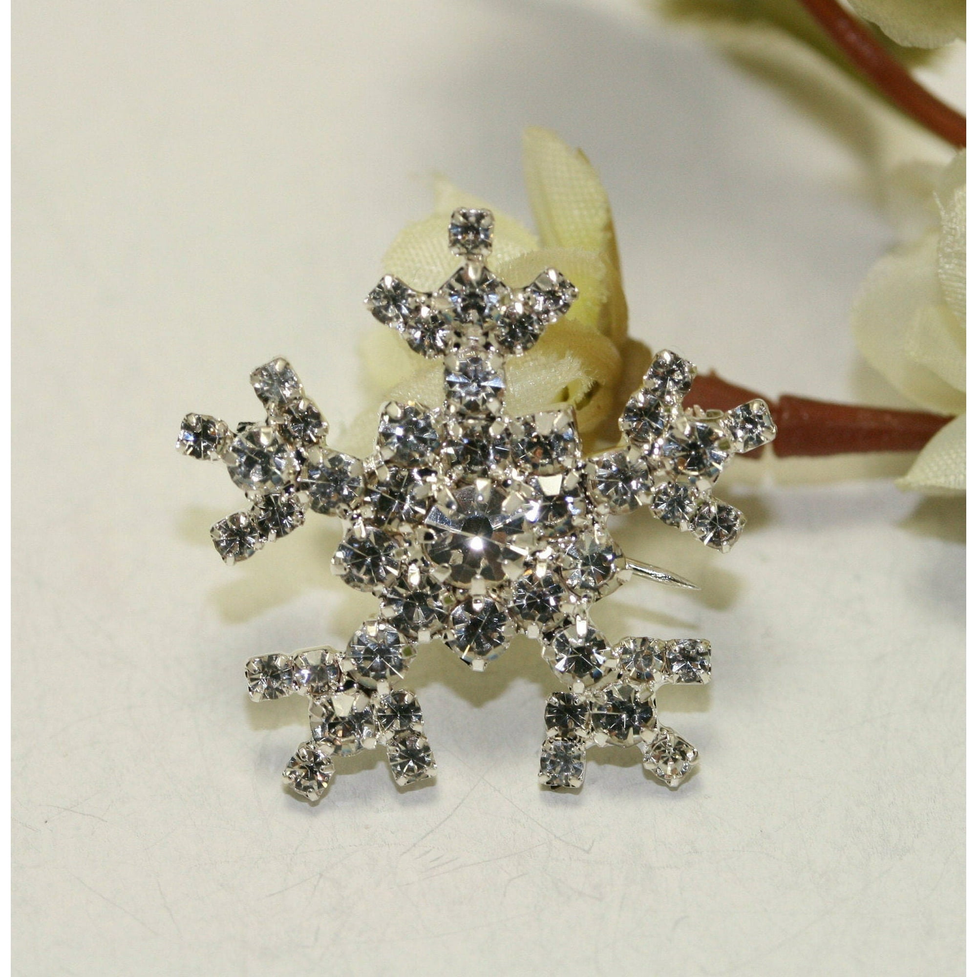 Crystal Rhinestone Snowflake Brooch Lapel Pin, Winter Snowflake Jewelry Christmas Holiday Jewelry Gift, Silver Star Brooch Pin