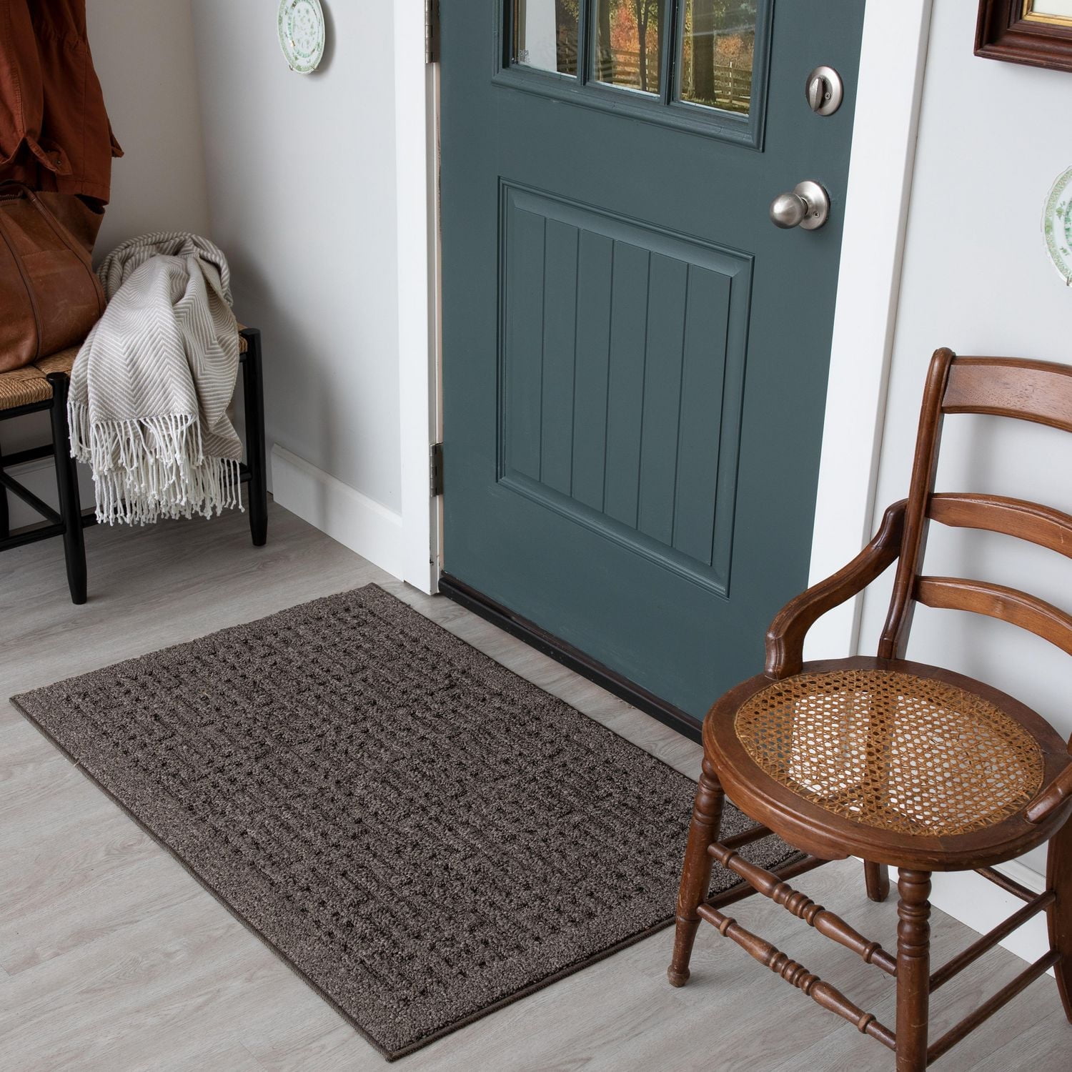 Hometrends Staircase Grey Polyester Area Rug