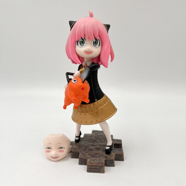 17cm Spy X Family Anya Forger Anime Figure Chainsaw Man Pochita Action Figure Spy Family Figurine Collectible Model Doll Toys