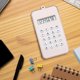 thumbnail image 1 of Mini calculadora de llavero con juego de laberinto, calculadora de mano de bolsillo para estudiantes y oficina, calculadora pequeña portátil para mochila o llaves, 1 of 7