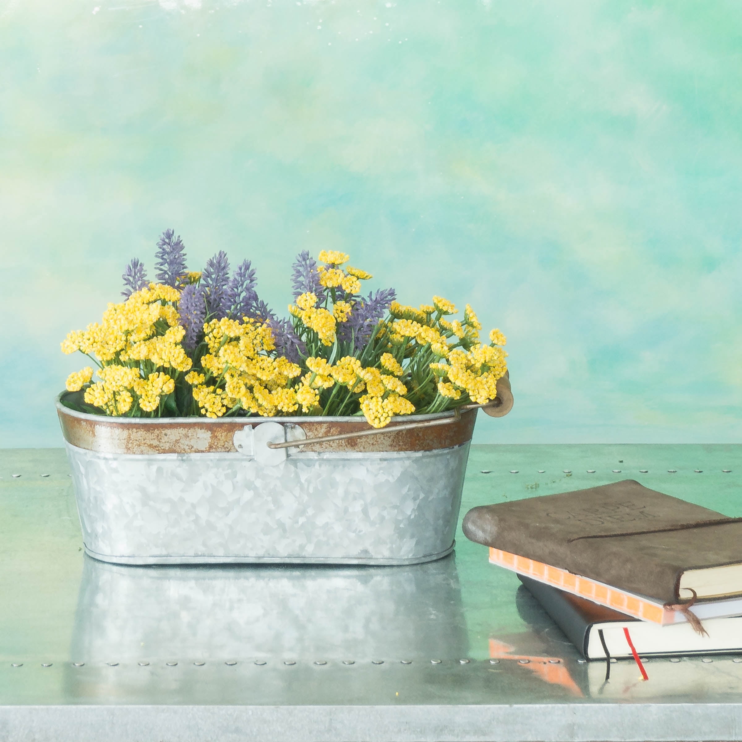 Stonebriar 12" x 7.2" Solid Galvanized Metal Decorative Oval Bucket with Handle, Gray