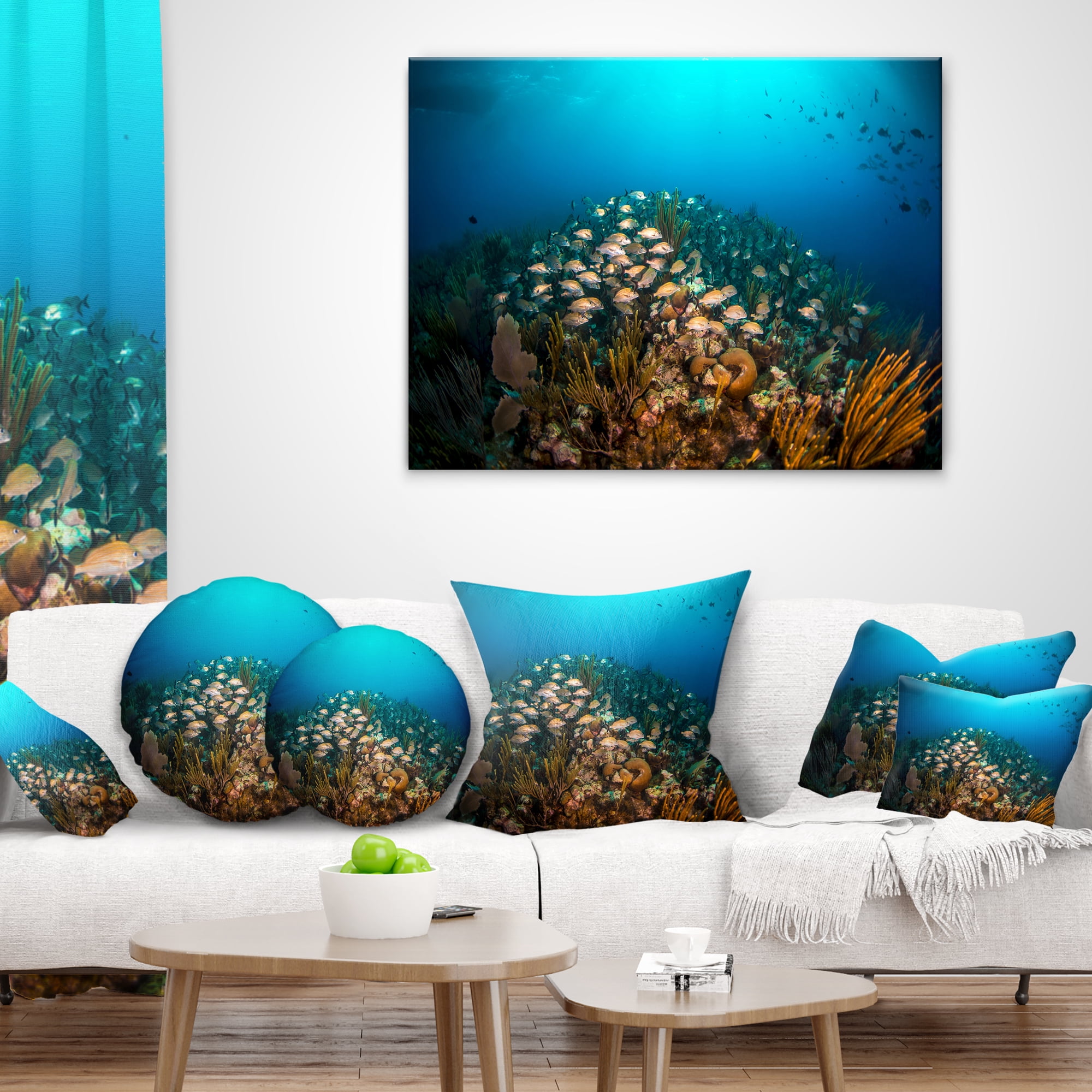 Designart School of Grunts Swimming in Water - Landscape Printed Throw Pillow - 12x20