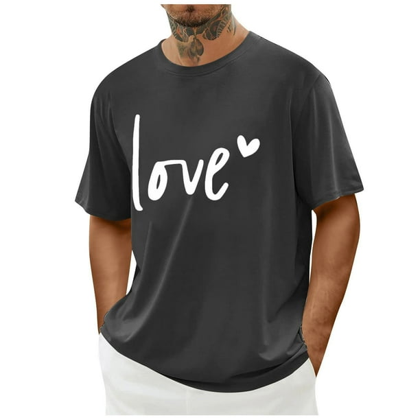 Tops para hombre, blusas y camisas de cuello redondo y manga corta para hombre. Camiseta/camisa informal de cuello redondo y manga corta con estampado de corazones para hombre. Tops de poliéster para