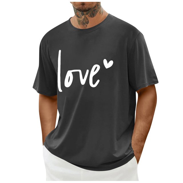 Tops para hombre, blusas y camisas de cuello redondo y manga corta para hombre. Camiseta/camisa informal de cuello redondo y manga corta con estampado de corazones para hombre. Tops de poliéster para