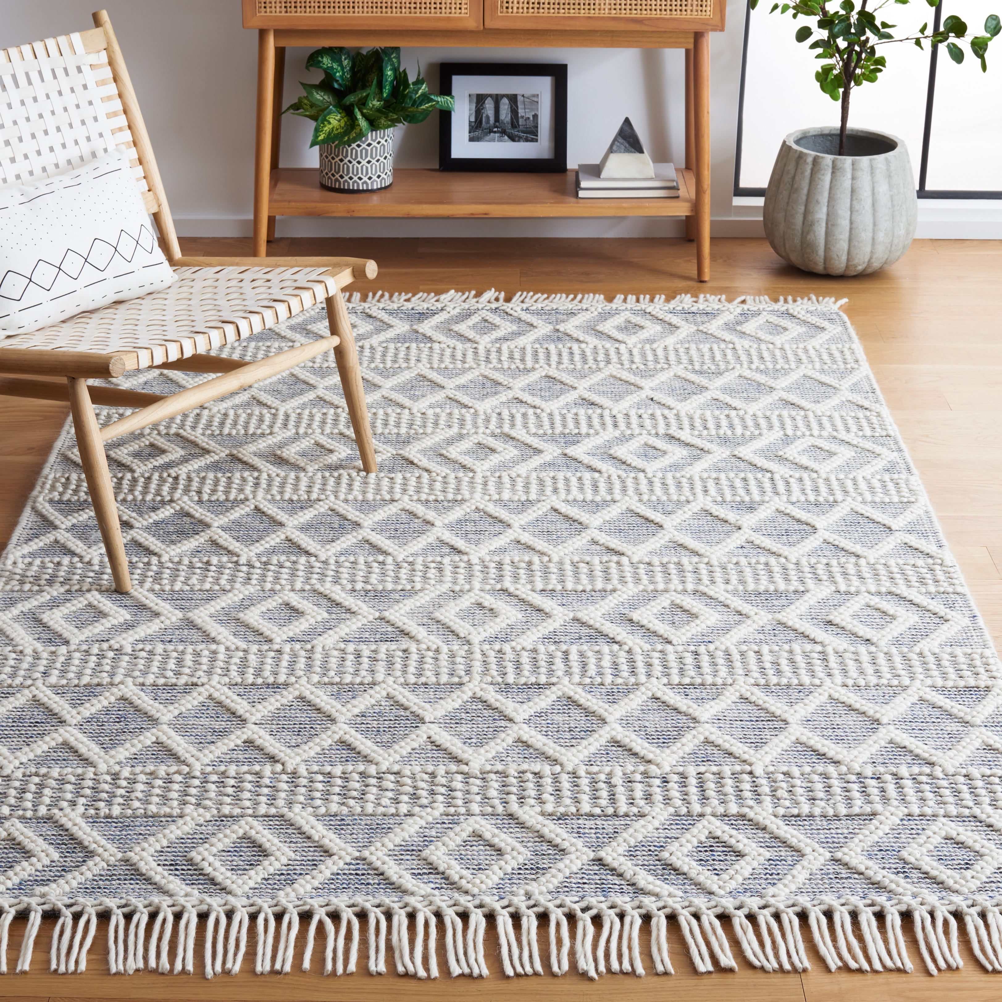 SAFAVIEH Vermont Wichita Aztec Area Rug, Ivory/Blue, 5' x 8'
