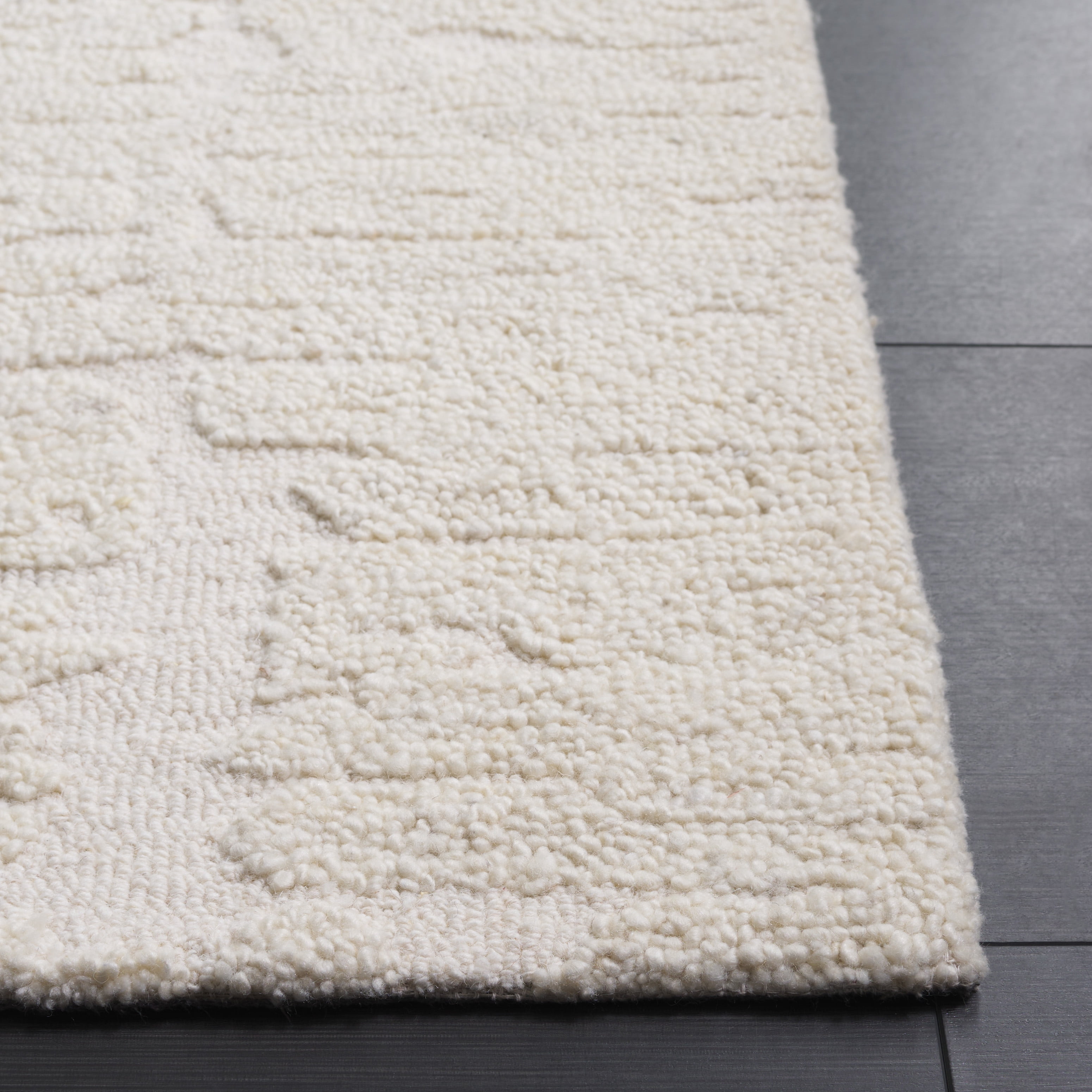 Safavieh Casablanca Kent Solid Runner Rug, Ivory, 2'3" x 8'