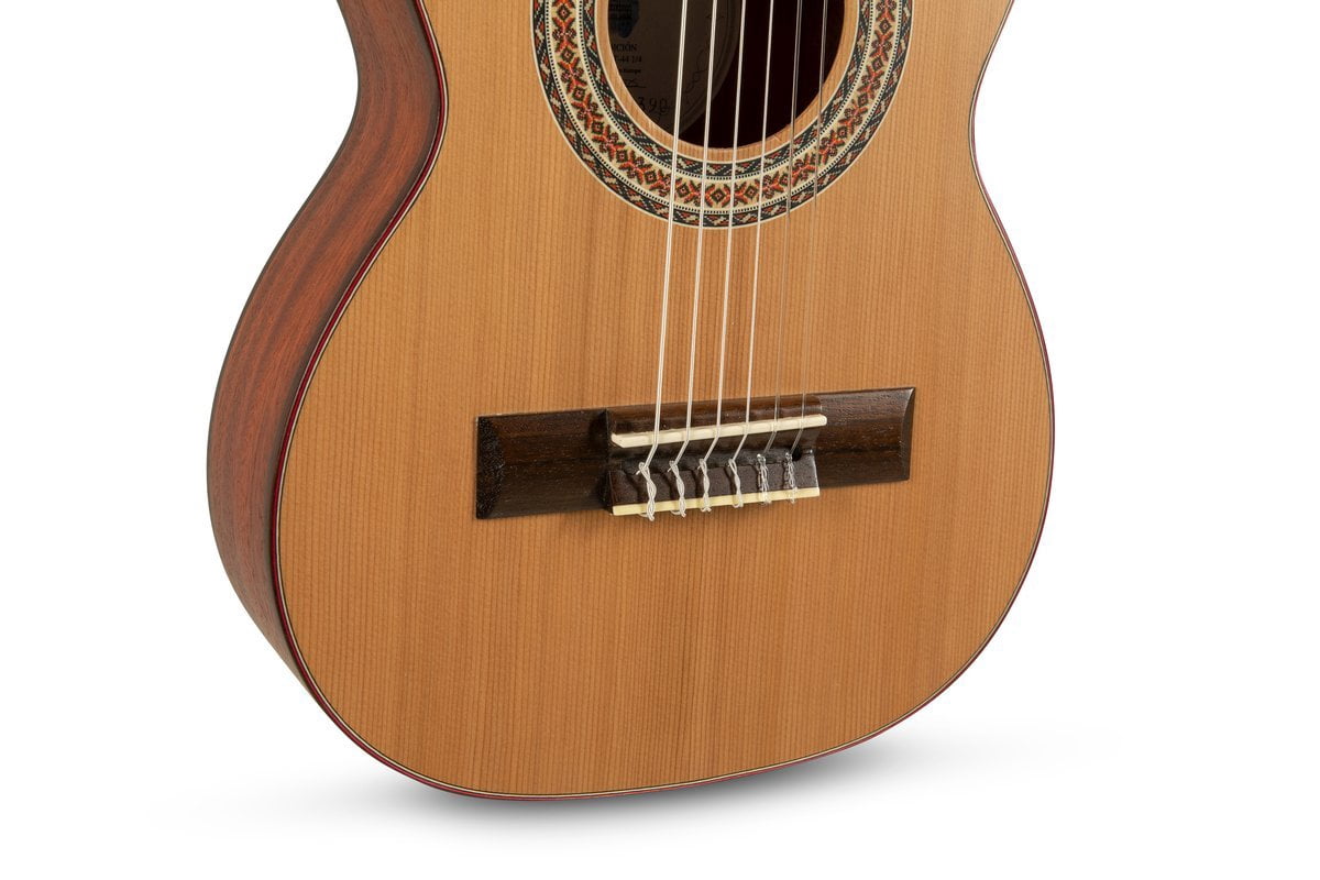 Manuel Rodriguez Classical Guitar Tradicion T-44, Red-Cedar/Mahogany 1/4 Size