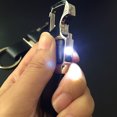 thumbnail image 3 of Llavero para hombre con soporte para la cintura, llavero para coche con abridor de botellas con luz LED, 3 of 5