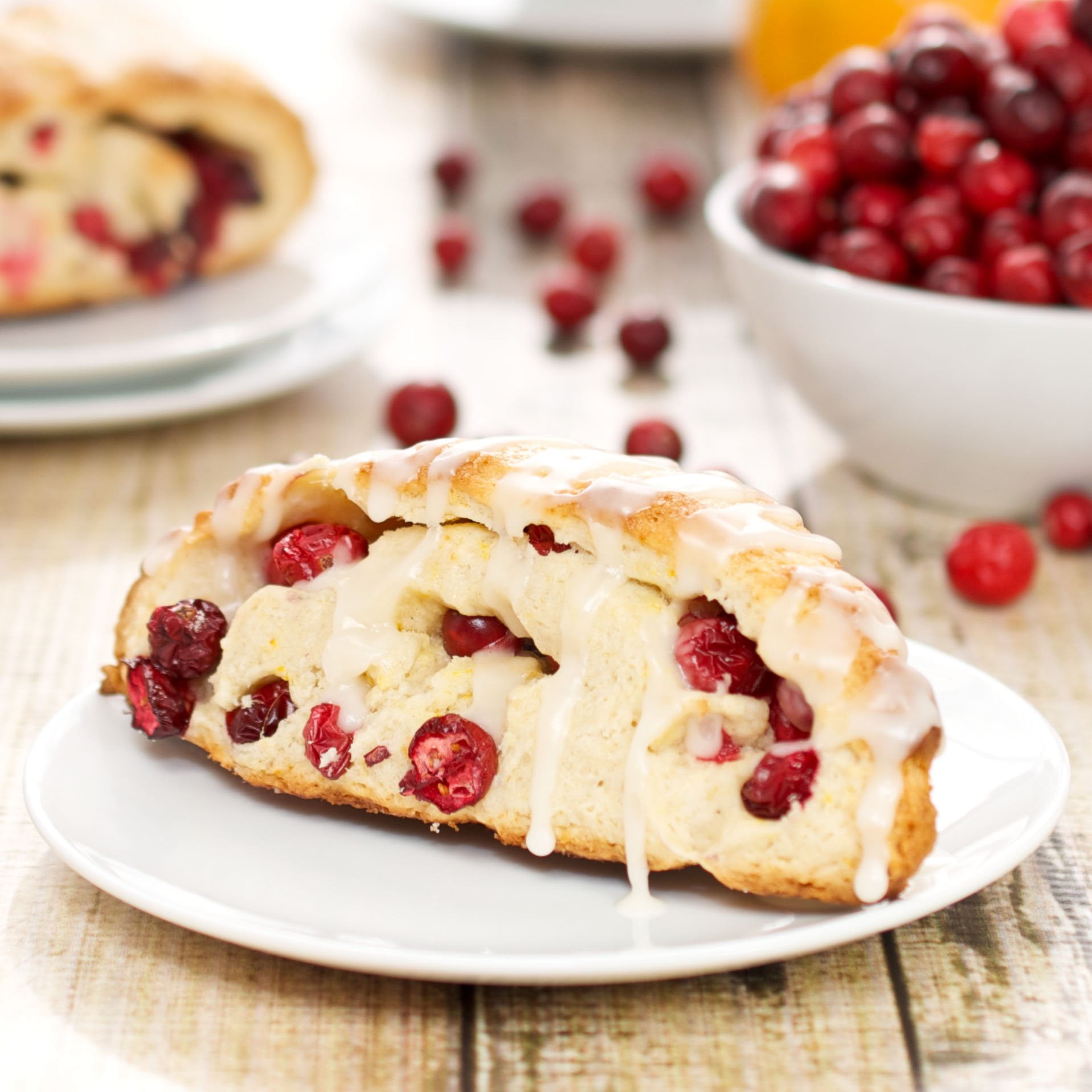 Ocean Spray Craisins ( 2 PACK SUPER SAVER ) Whole & Juicy Dried Cranberries Non-GMO 64 Oz Each Releasable Bag