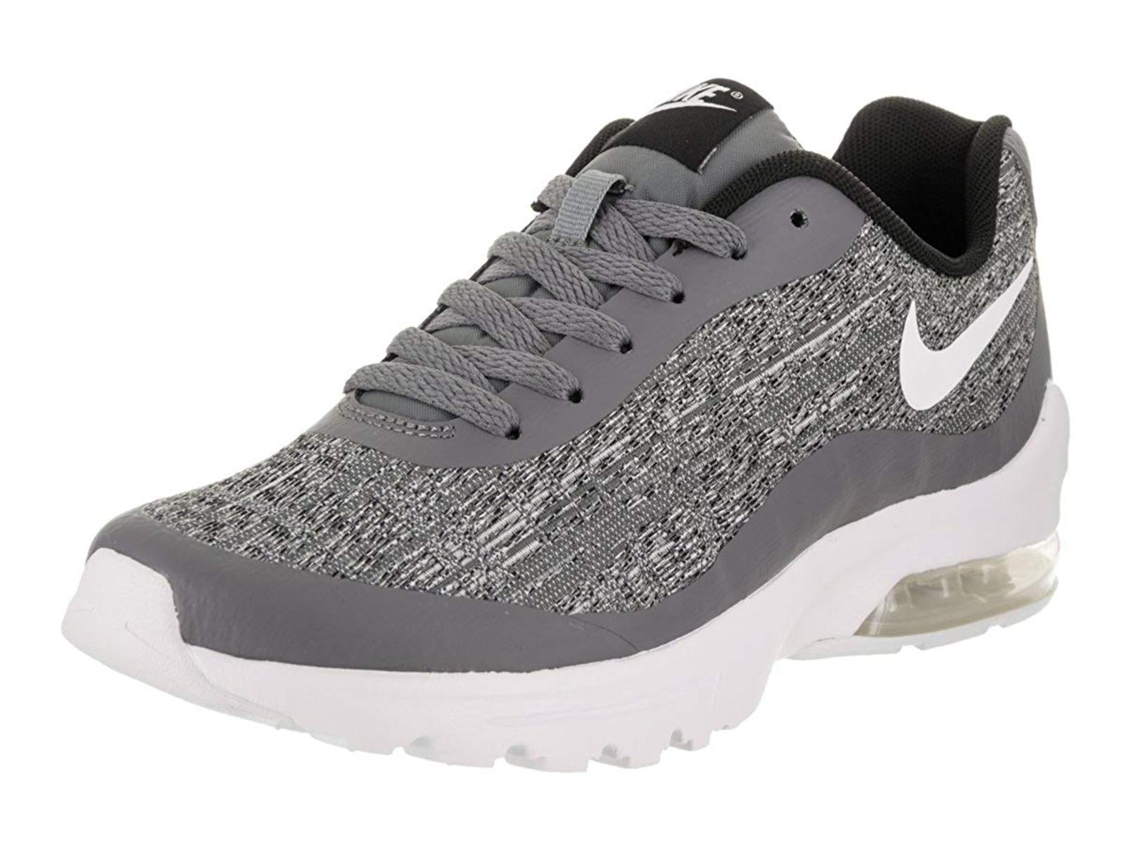 nike invigor size 9