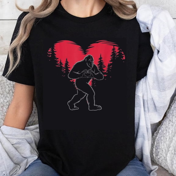 100% Cotton Bigfoot In Love Heart Forest Design Unisex Funny Animal Valentine Gift T-Shirt
