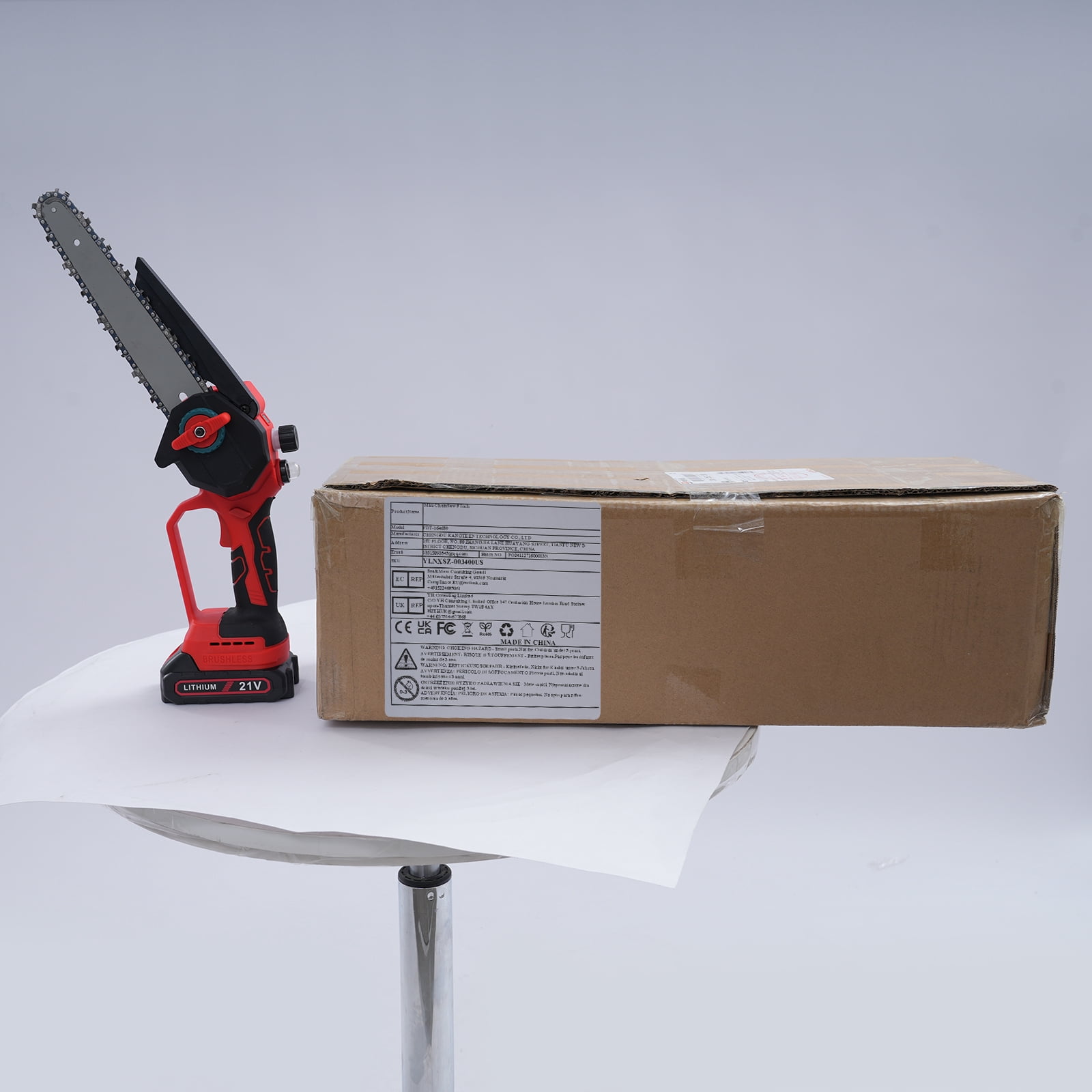 Black & Red 8" Cordless Electric Chainsaw - 1000W Brushless Motor, 4000RPM - Cuts 11.8" Logs - 2x21V Batteries - Ideal for Wood Cutting & Garden Pruning