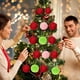 thumbnail image 5 of Juego de adornos navideños de bolas de peluche, 12 piezas de bolas decorativas rojas, verdes y rosas para árbol de Navidad, 5 of 5