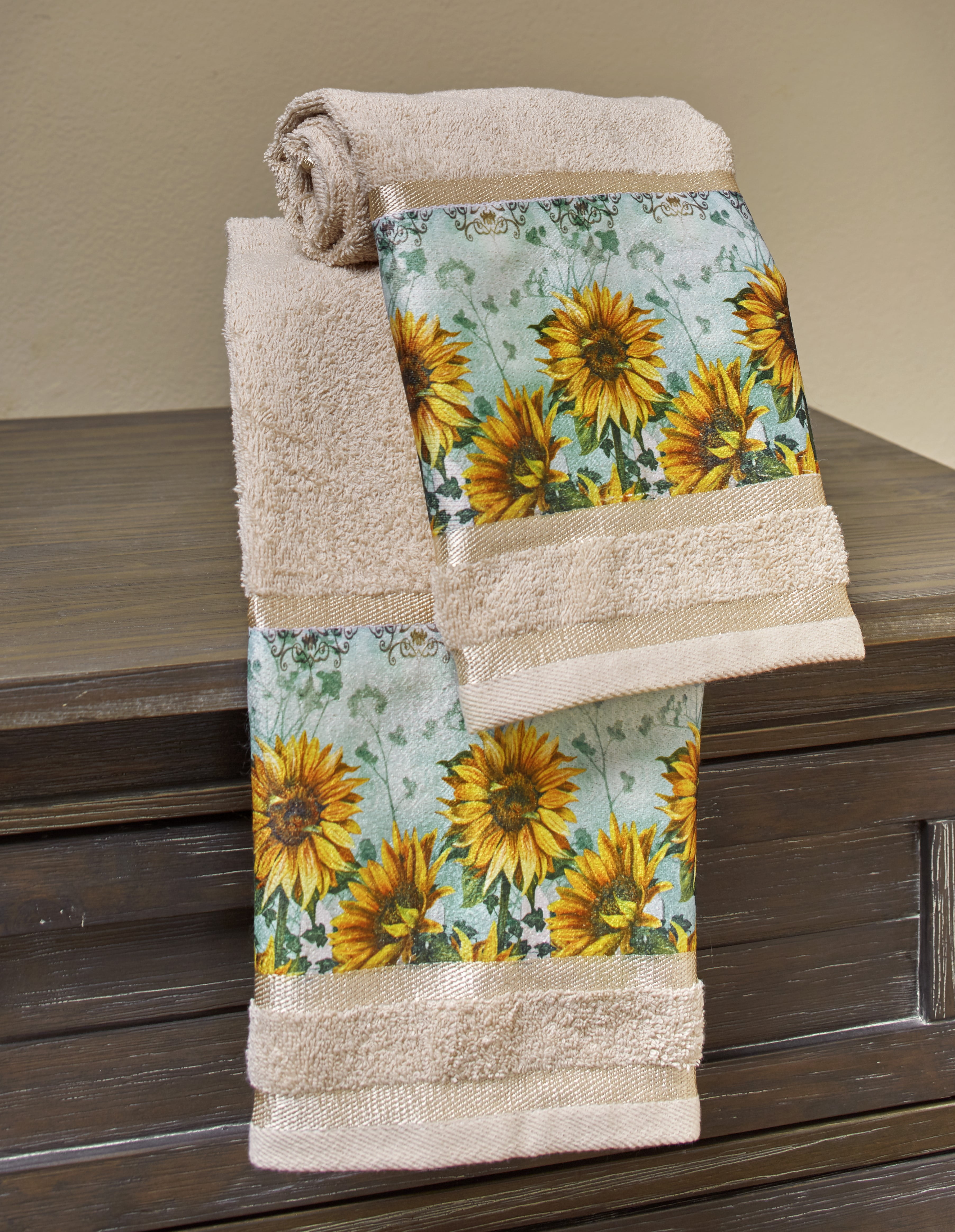 Details about   Hand made Sunflowers on red Towel Bathroom Hand and bath Towel  