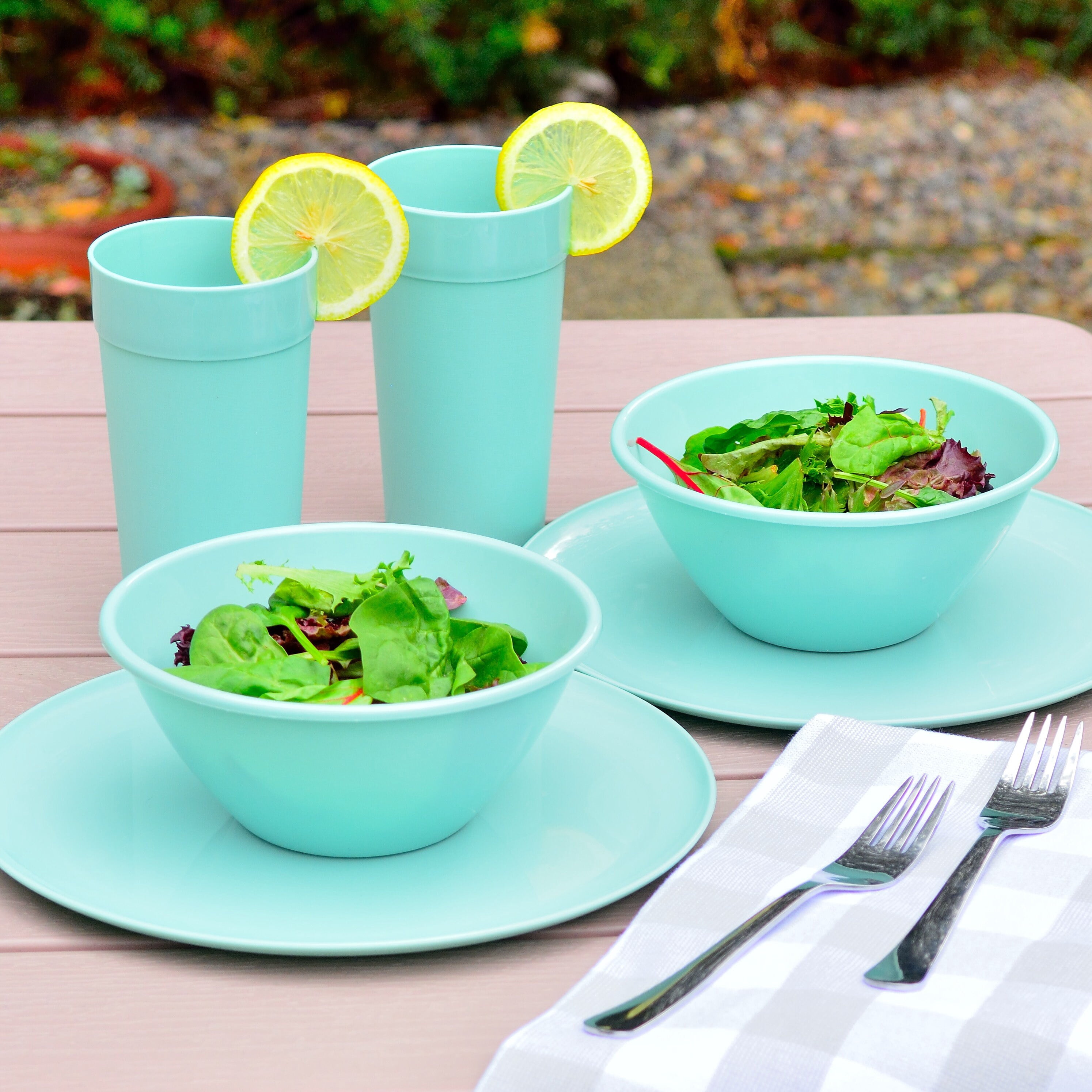 Youngever 18-Piece Plastic Kitchen Dinnerware Set, Plates, Dishes, Bowls, Cups, Service for 6 (Mint Color)