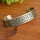 thumbnail image 2 of Viking Talismán Brazalete Ancho Tótem Abierto Alambre Brazalete Cobre Oro antiguo, 2 of 9