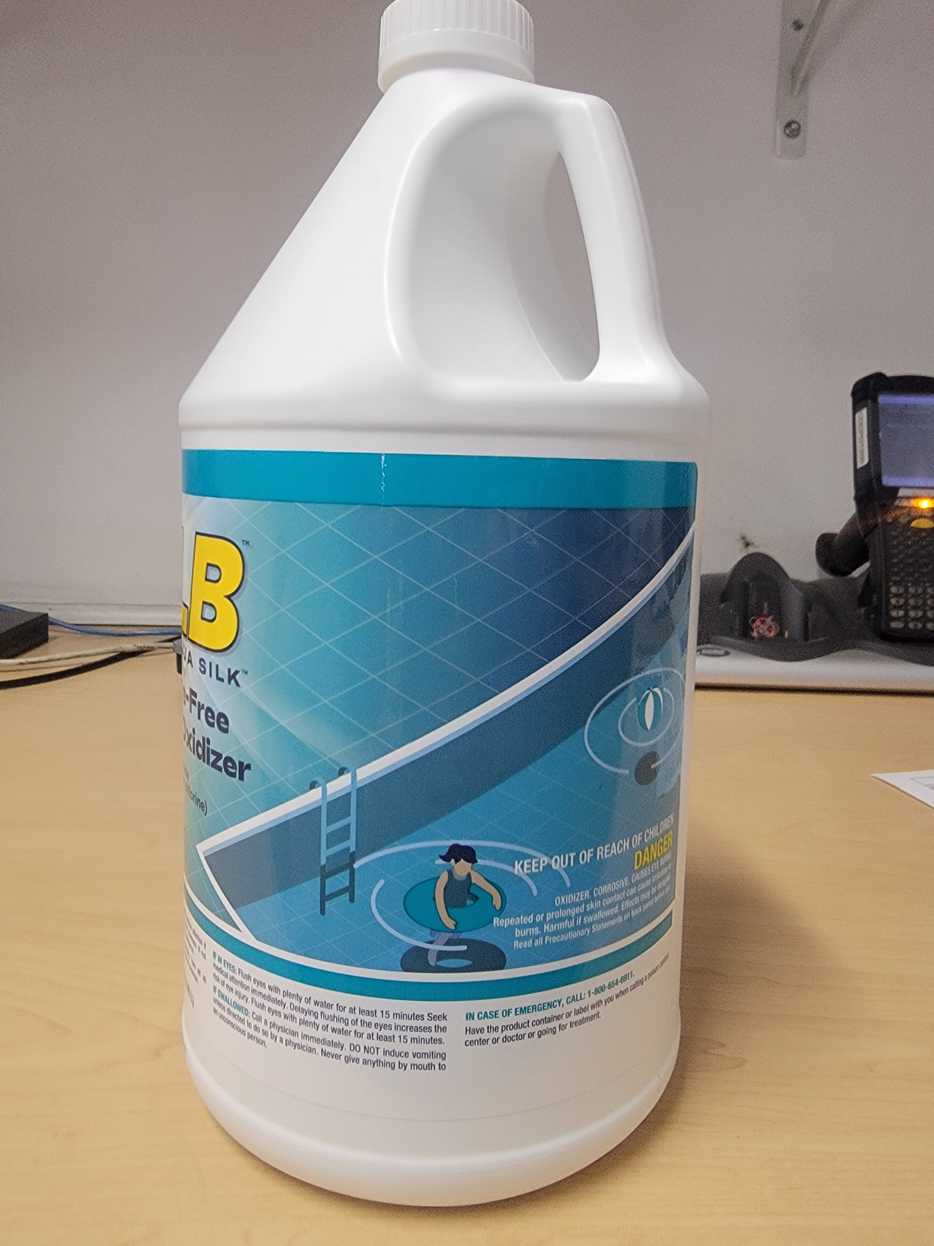 GLB Aqua Silk Chlorine Free Shock Oxidizer, 1 Gallon 71266