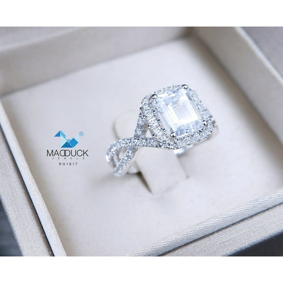 Emerald cut Cubic Zirconia / Sterling Silver 925 Ring / Rhodium plated Nickle-Free / MadDuckJewels RG1817 / Thailand Jewelry
