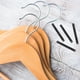 thumbnail image 4 of 100 Uds. Empuñaduras antideslizantes para perchas de madera, percha adhesiva para ropa, 4 of 5