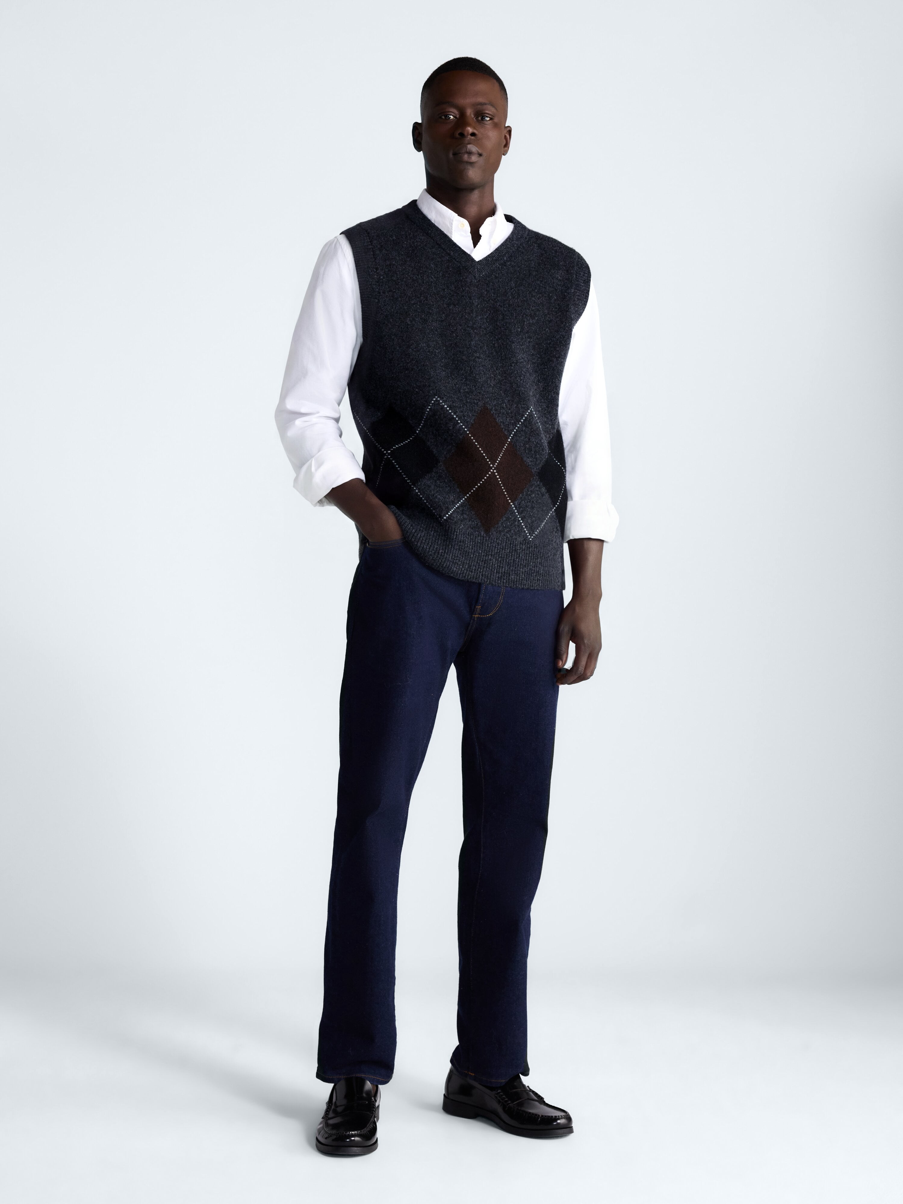 Free Assembly Mens V-Neck Argyle Sweater Vest, Sizes XS-3XL