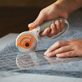 thumbnail image 3 of Fiskars Crafts 190160-1001 Heavy-Duty Comfort Loop Rotary Cutter (65 mm), 3 of 4
