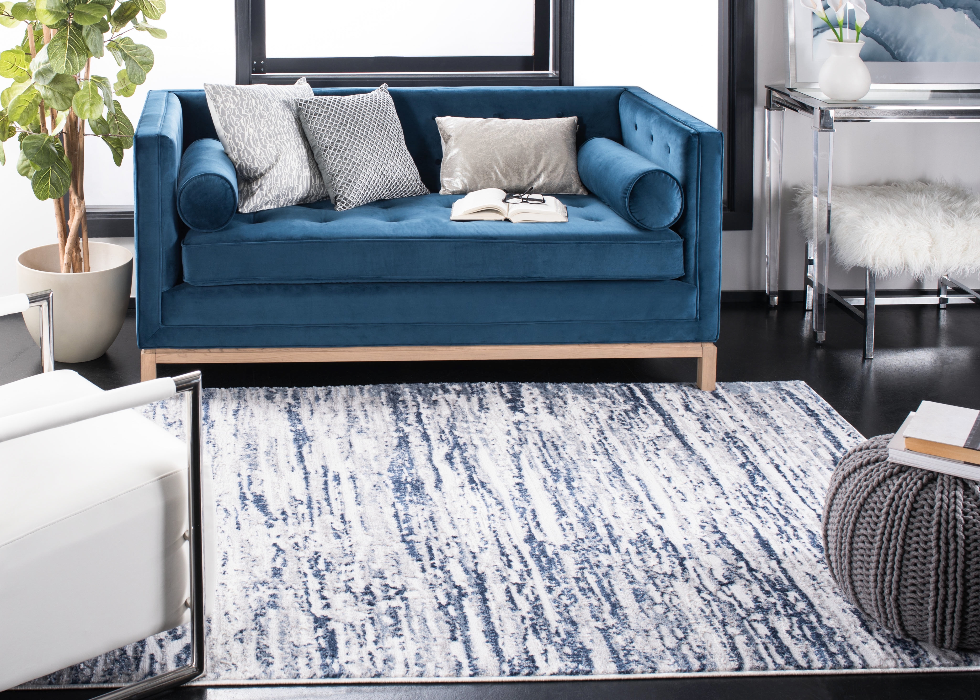 SAFAVIEH Amelia Lester Abstract Area Rug, Gray/Navy, 8' x 8' Square