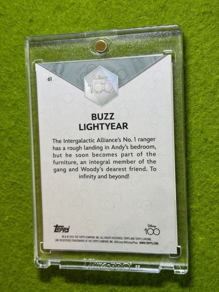Buzz LightYear DISNEY 100 PURPLE REFRACTOR #/299 ToyStory CARD