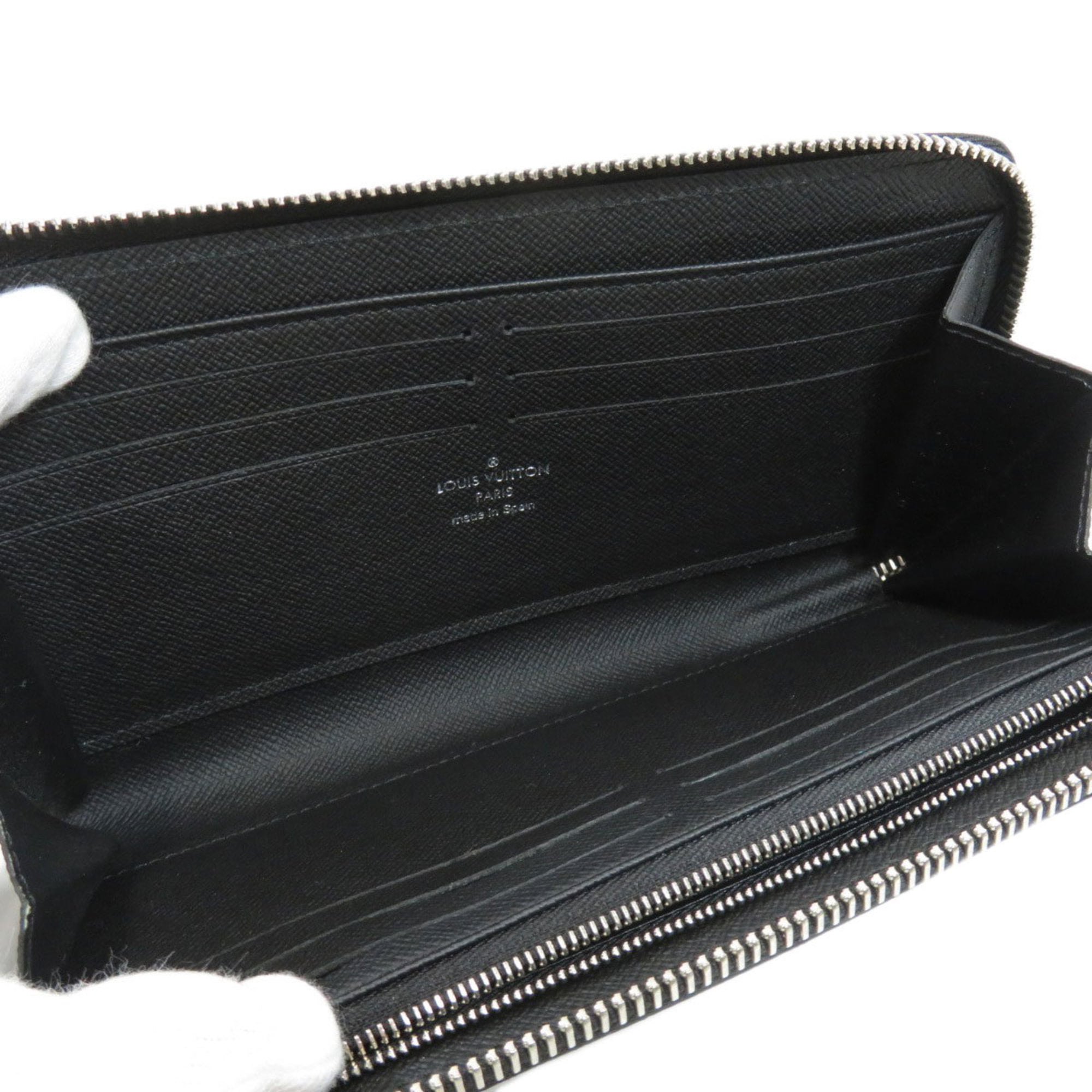 Louis Vuitton Zippy Dragonne Wallet Taiga Leather Black 22526229