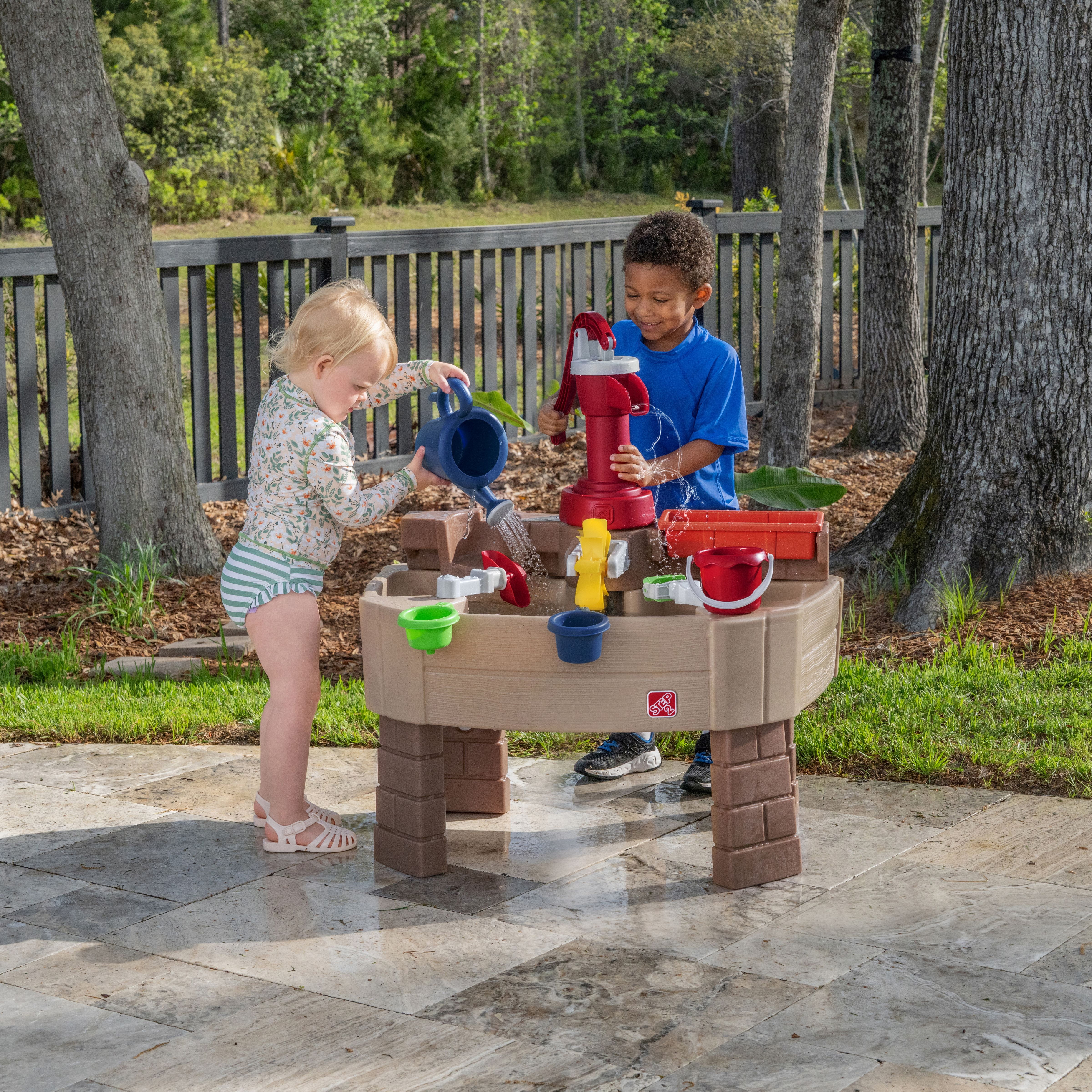 Step2 Pump & Splash Outdoor Kids Water Table
