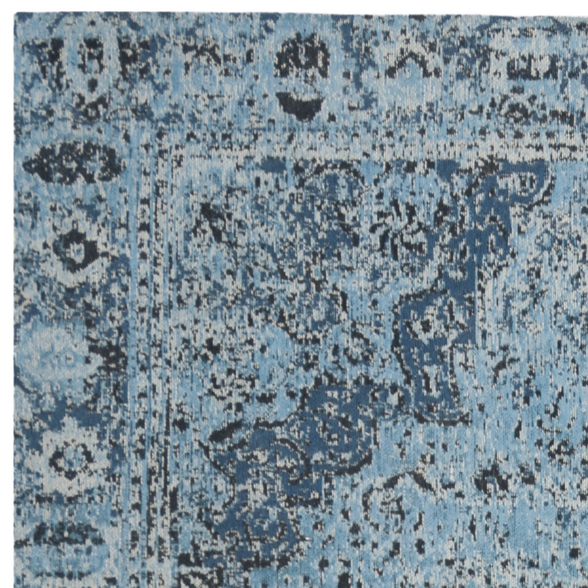 SAFAVIEH Classic Vintage Tris Floral Bordered Polyester Area Rug, Blue, 4' x 6'