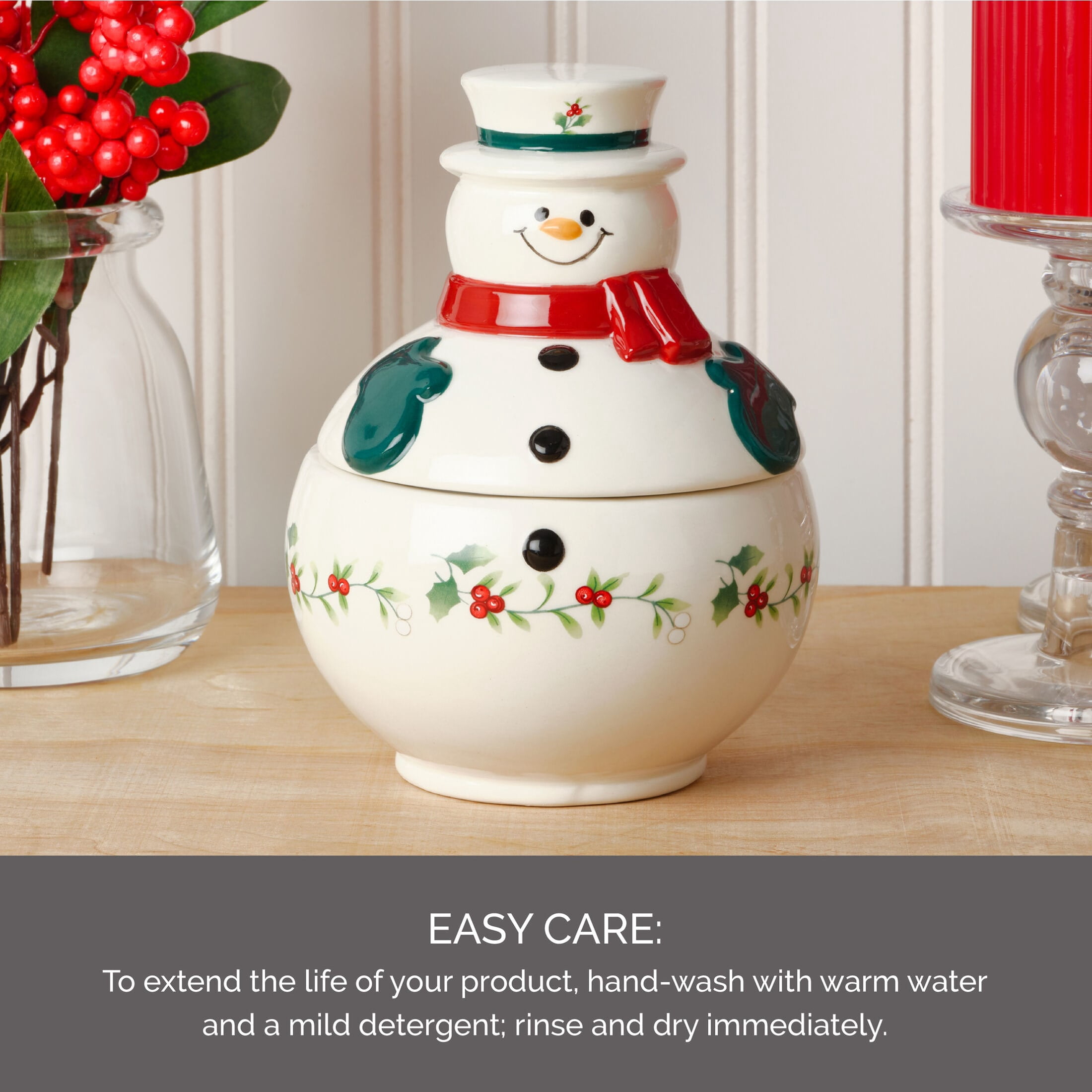 Pfaltzgraff Winterberry Dolomite 5 in Snowman Covered Serving Bowl