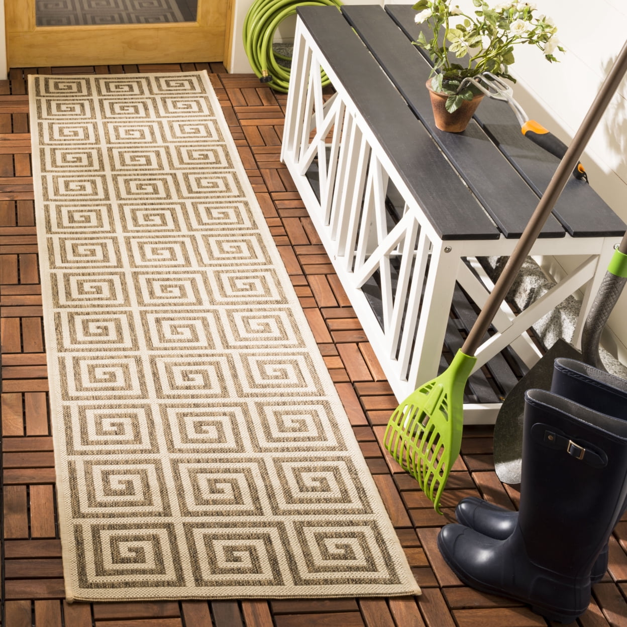 SAFAVIEH Beach House Johan Geometric Indoor/Outdoor Area Rug, Beige/Cream, 3' x 5'