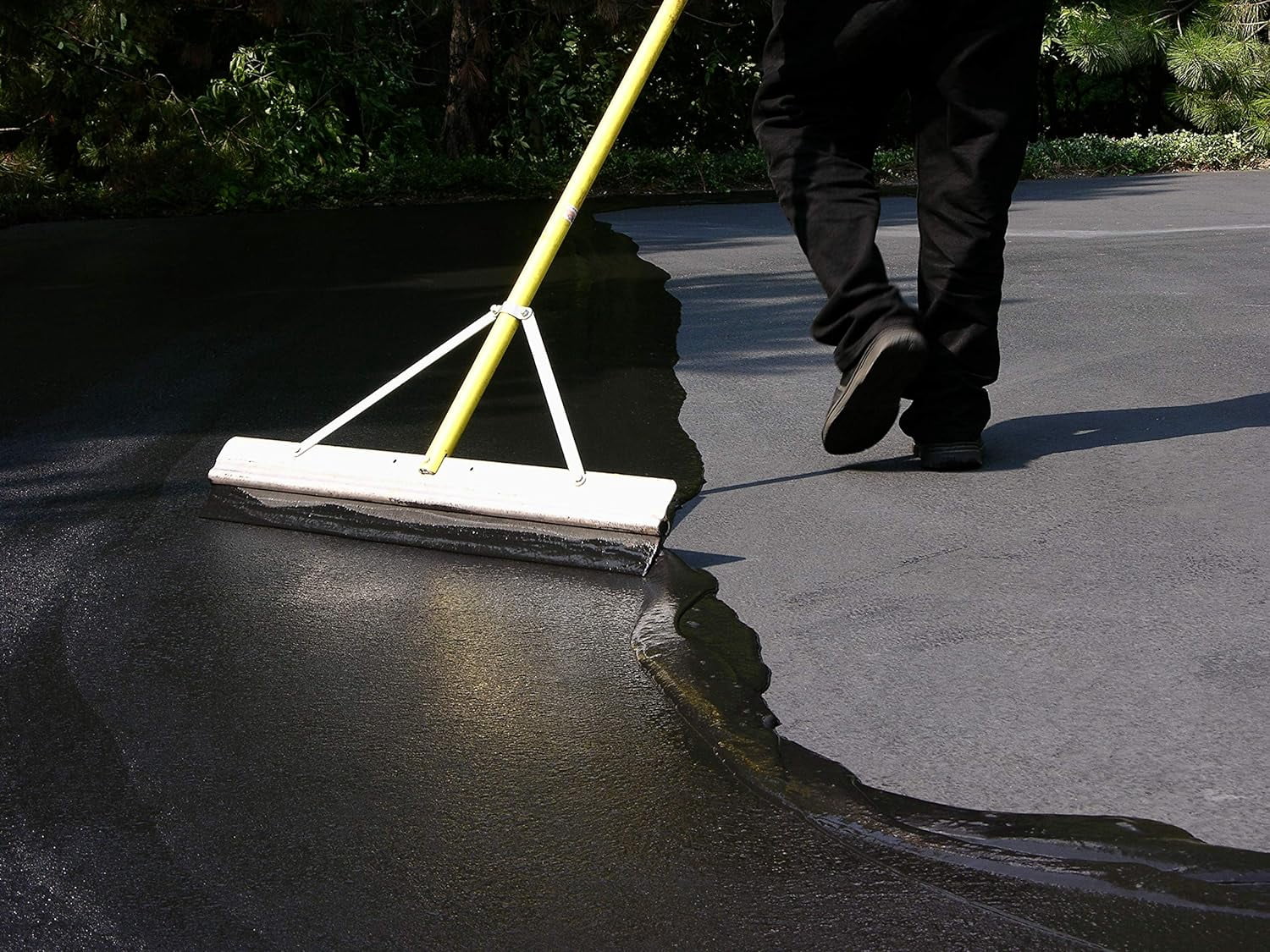 Jetcoat Supreme Driveway Filler & Sealer, 25765, 10-year protection, 5gal