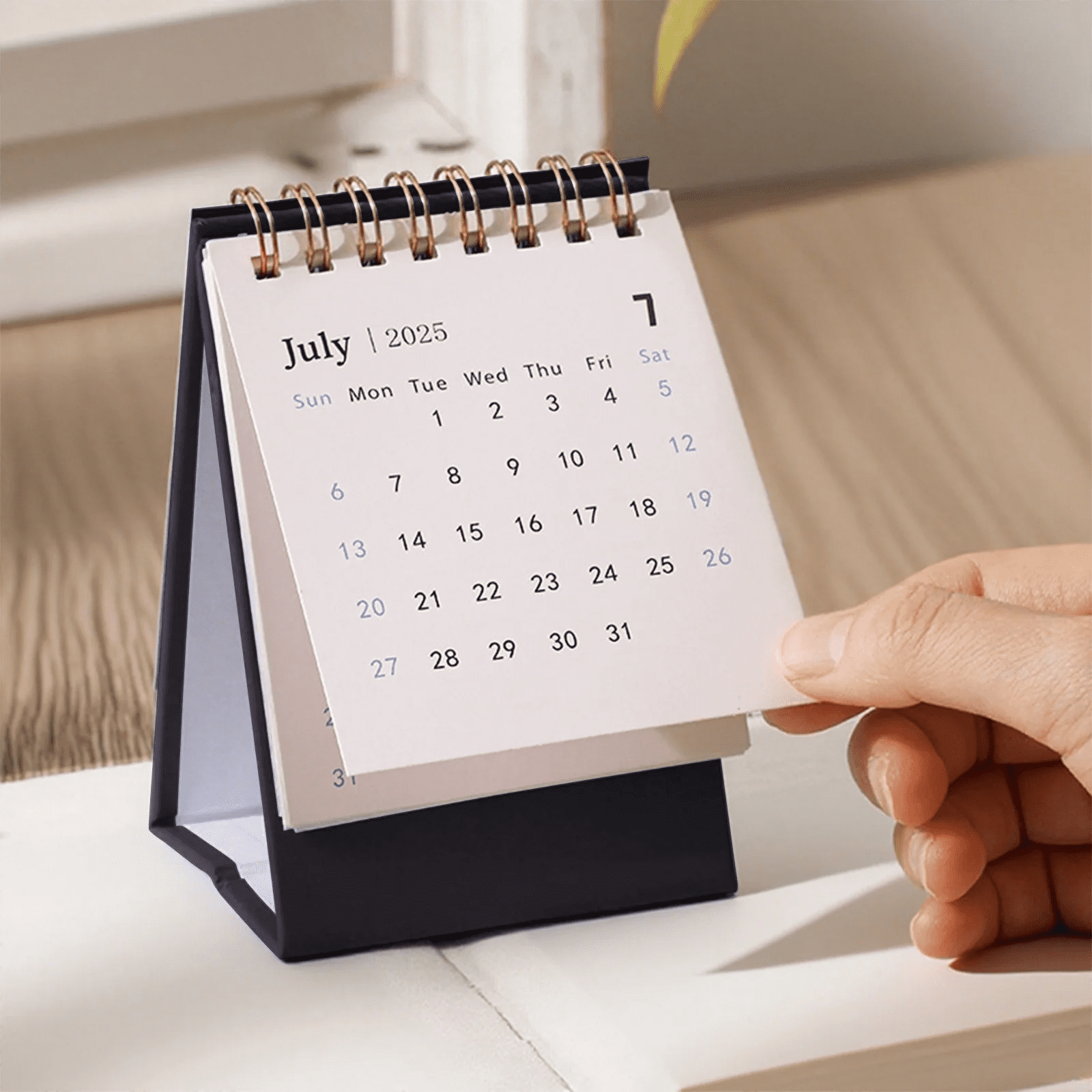 PPKVUFD Mini Desk Calendar 2025-2026, Standing Small Desk Calendar- Use July 2025 to Dec 2026 18 Monthly Desktop Calendar- Thick Paper Twin-Wire Binding for Home or Office
