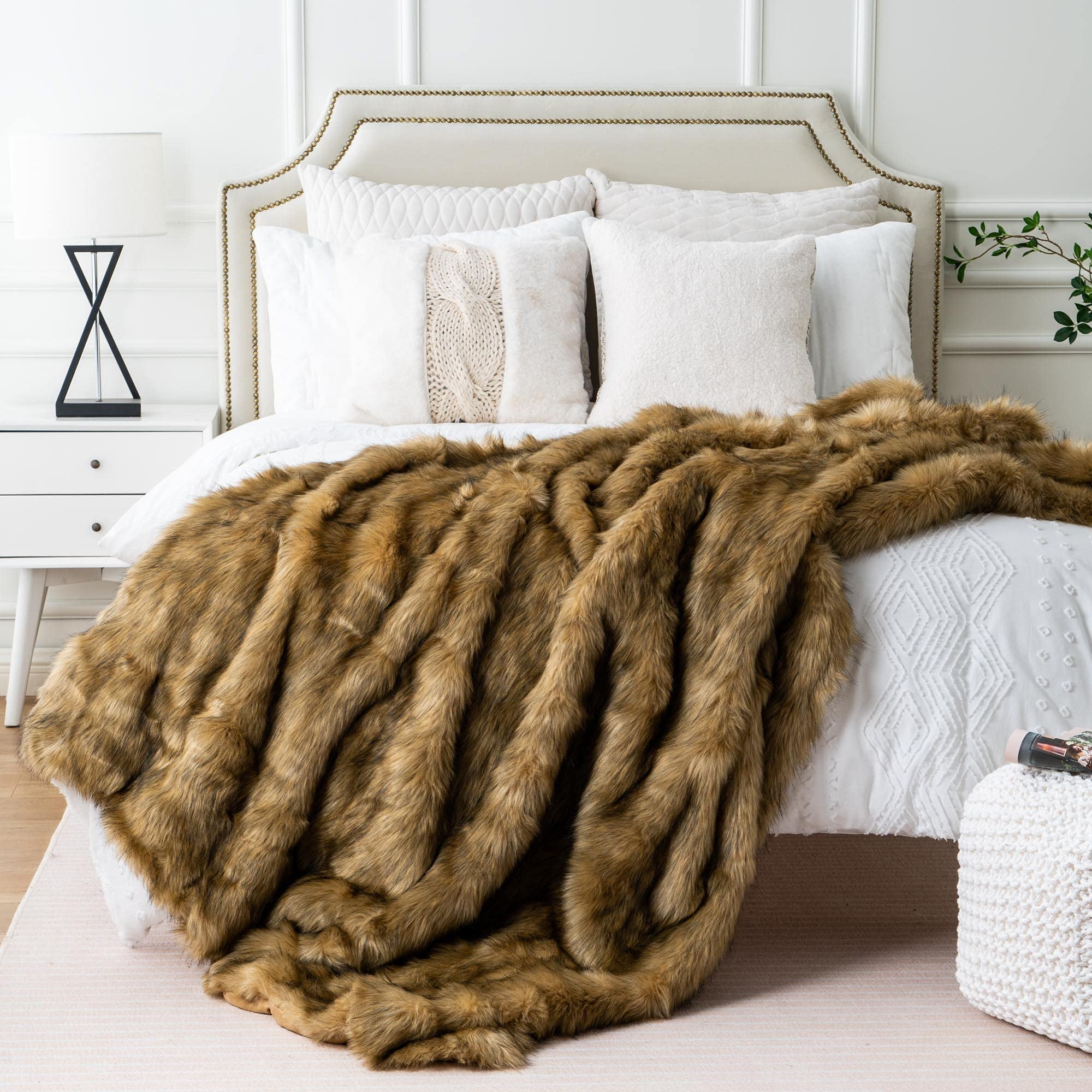 Battilo Luxury Camel Faux Fur Throw Blanket, Soft Cozy Warm Mink Faux Fur  Blanket for Bed, Home Decor, Large Faux Fur Blankets and Throws, 60x80