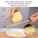 thumbnail image 4 of Injueey Rallador de queso Zester duradero y fácil de limpiar Rallador Zester de acero inoxidable profesional y doméstico Cocina y Comedor negro, 4 of 6