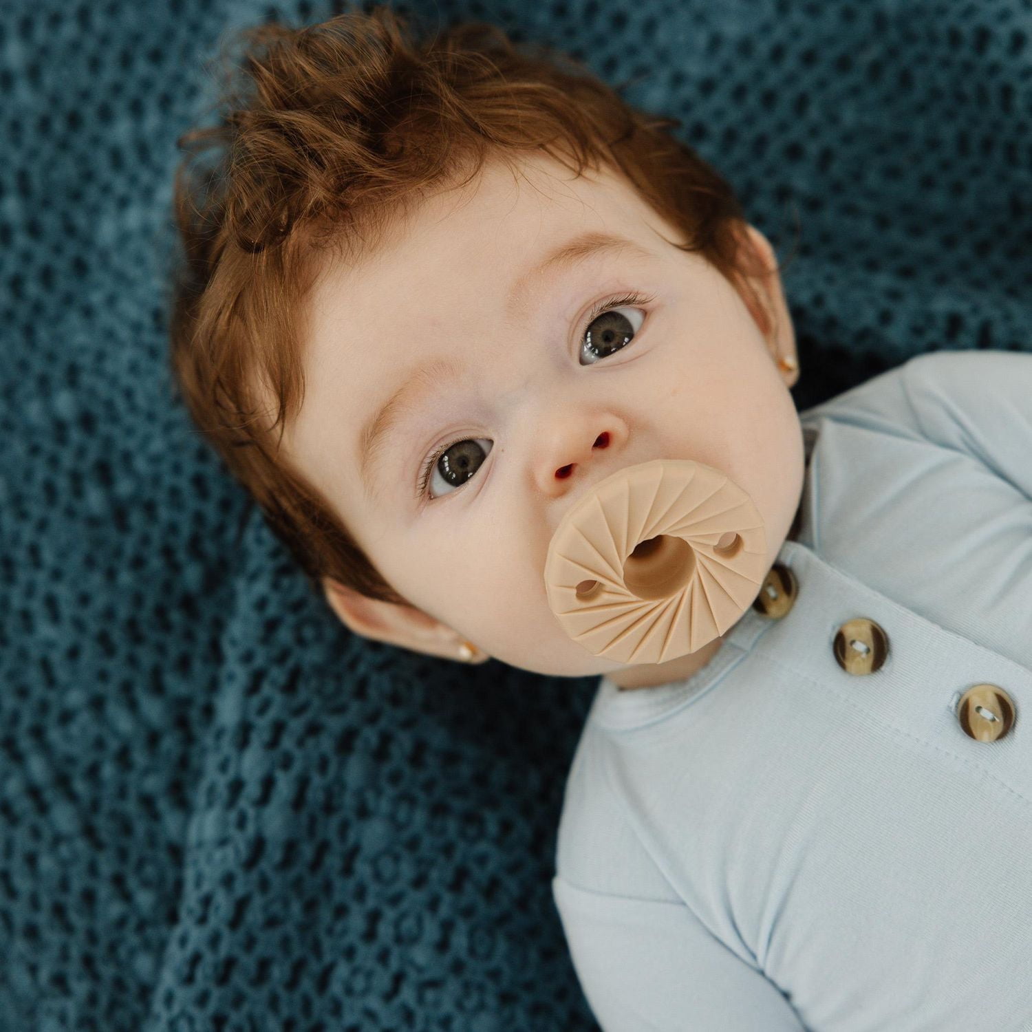 Doddle & Co - Bébé, nourrisson - Sucette en silicone Tokyo Pop - Étape 1 - Forme naturelle - Paquet de 2 - Colombe / Charbon