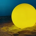 thumbnail image 2 of Pelota de juego para piscina de playa de 40 cm con luz LED, 16 colores, bolas brillantes (2 uds) Likrtyny Para Estrenar, 2 of 4